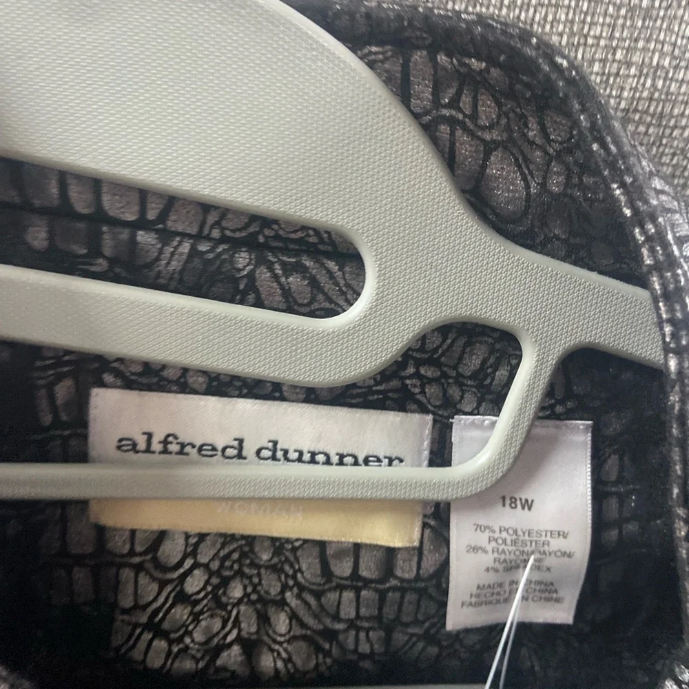 Alfred Dunner 18W Silver Crocodile Pattern Jacket
